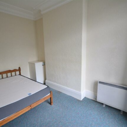Lower Floor, Flat 1, 39 Dale Road, Matlock, Derbyshire, DE4 3LT Gallery image 4